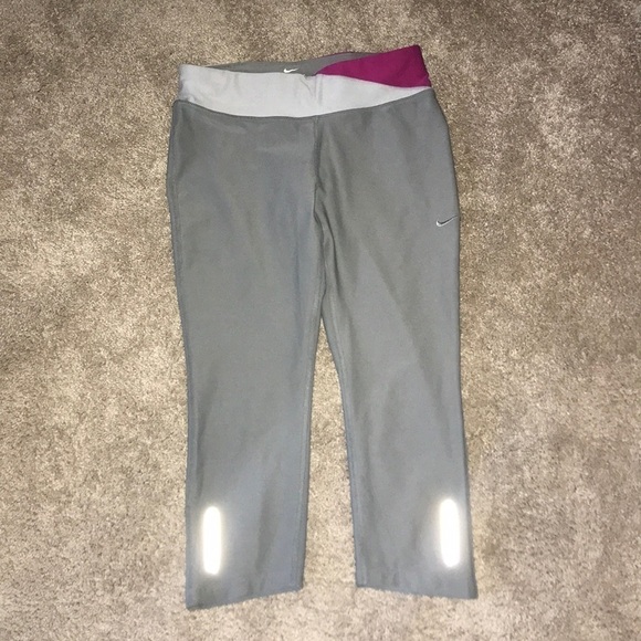 Nike Active Capri Leggings - Picture 1 of 3